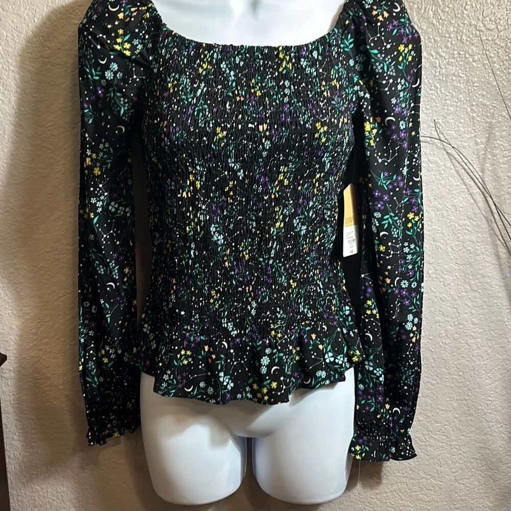 #562 Thereabouts floral, long sleeve crop top size 16 XL juniors